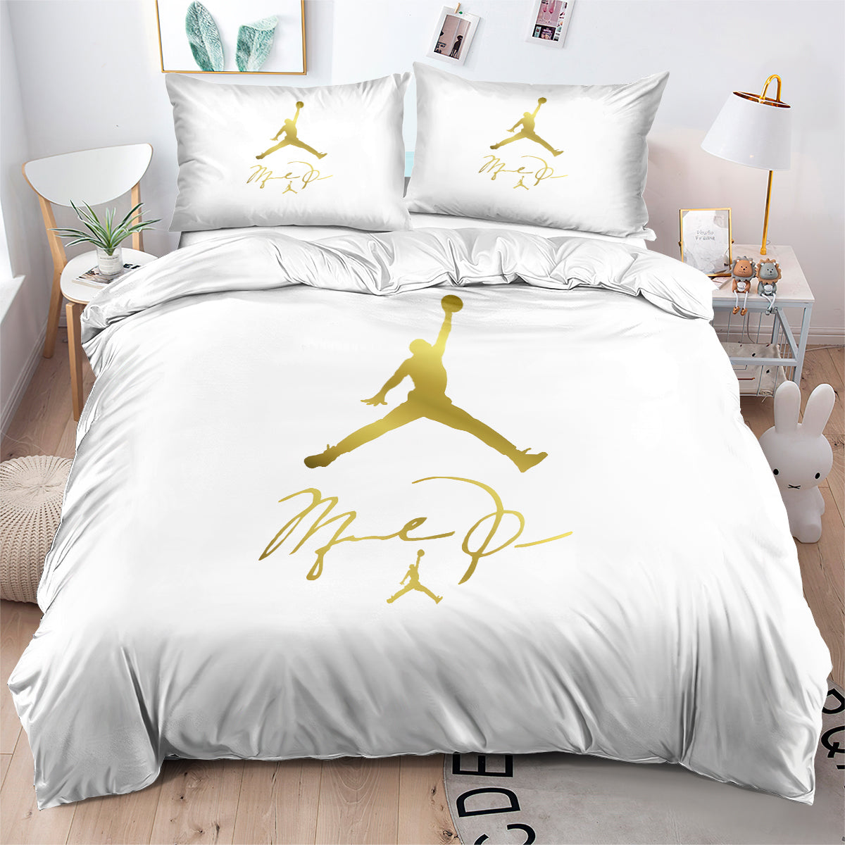 Jump Flight White Quilt Cover