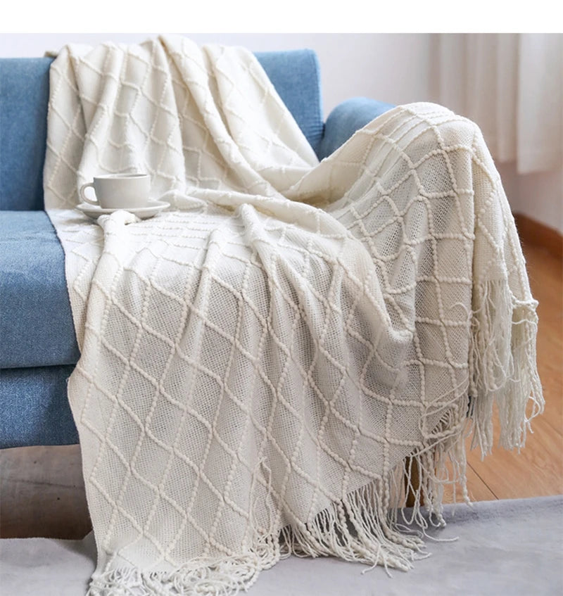 Chunky Knit Throw with Tassels