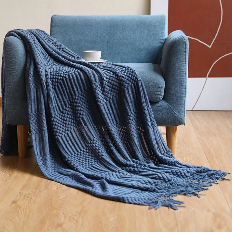 Chunky Knit Throw with Tassels