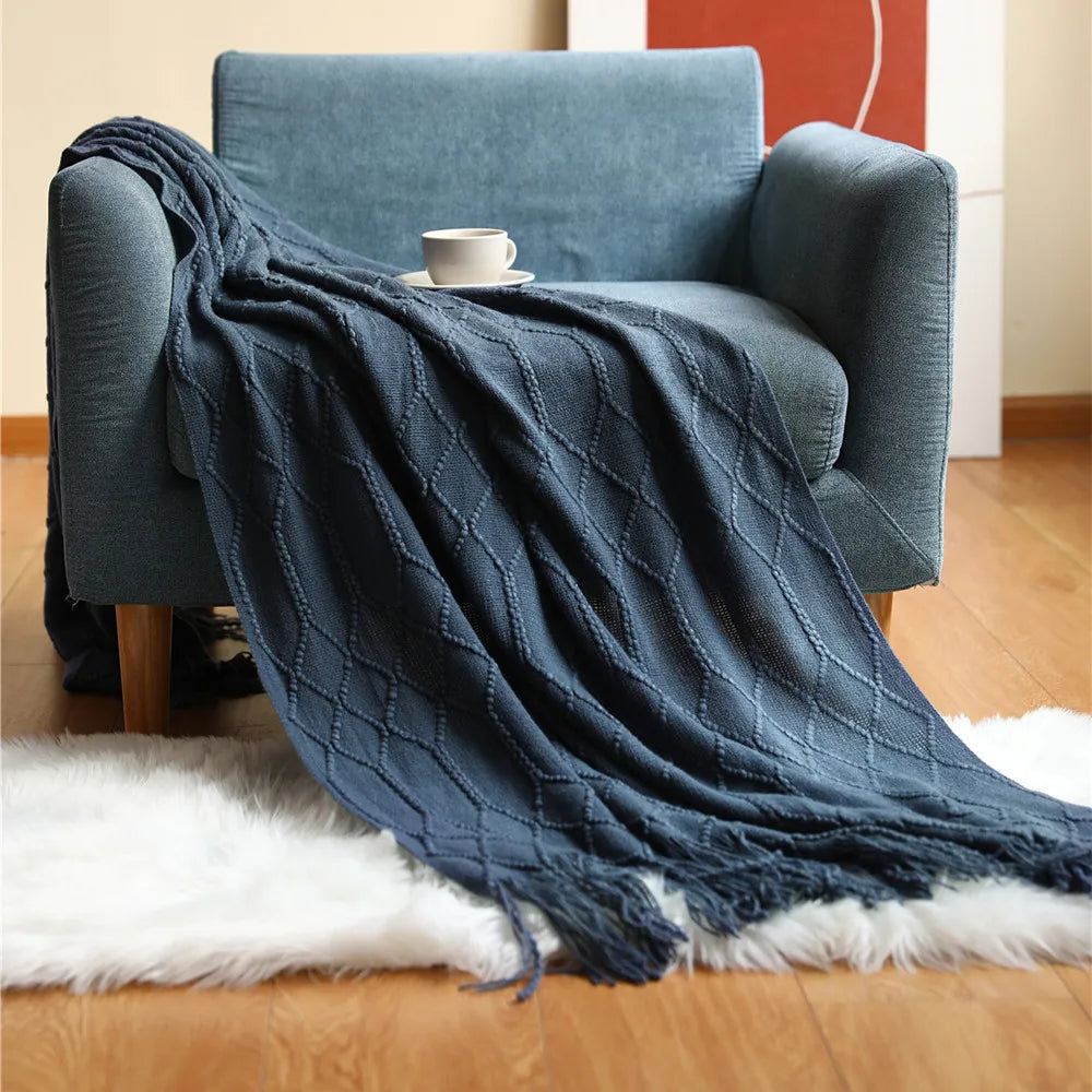 Chunky Knit Throw with Tassels