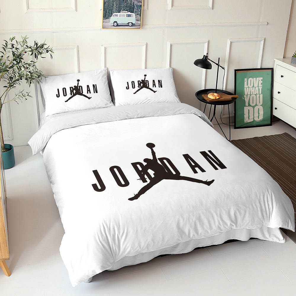 JUMP WHITE QUILT COVER
